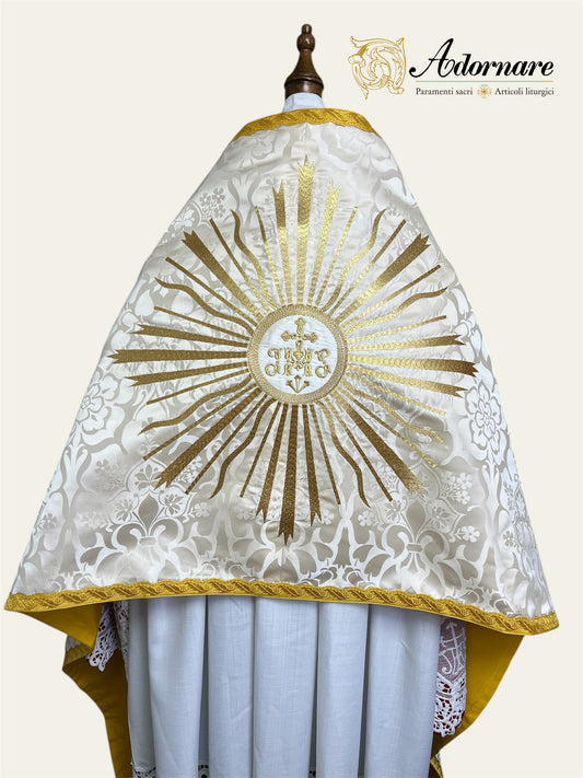 Roman-style Damask Humeral veil with sunburst IHS embroidery (White) / Velo Omerale Damasco ricamato con simbolo IHS (Bianco)