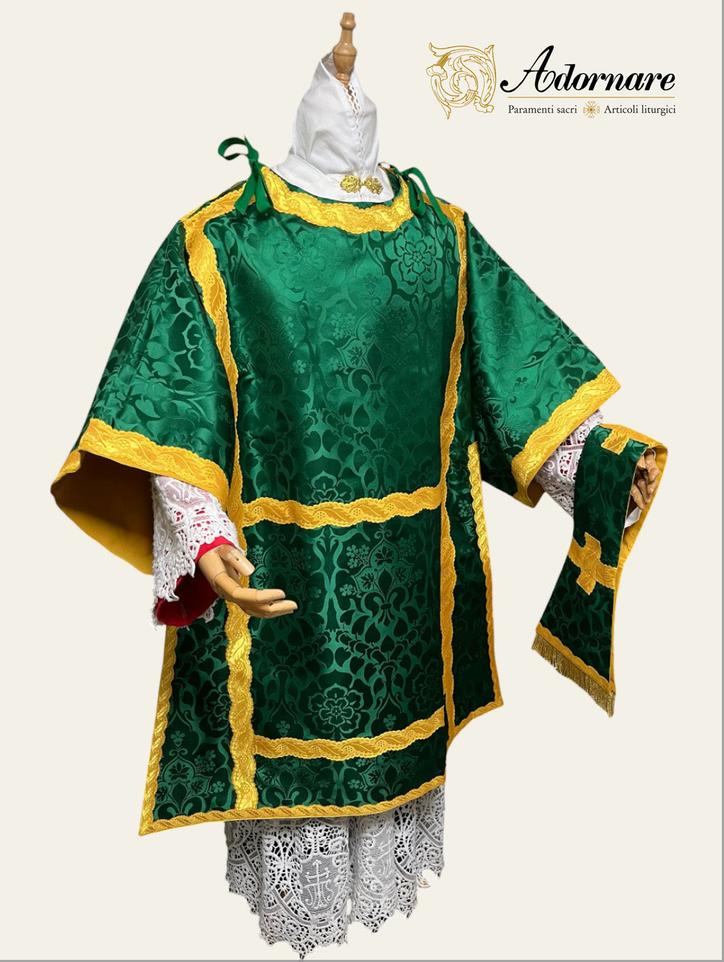Damask Italian-cut Roman Dalmatic / Dalmatica romana in damasco