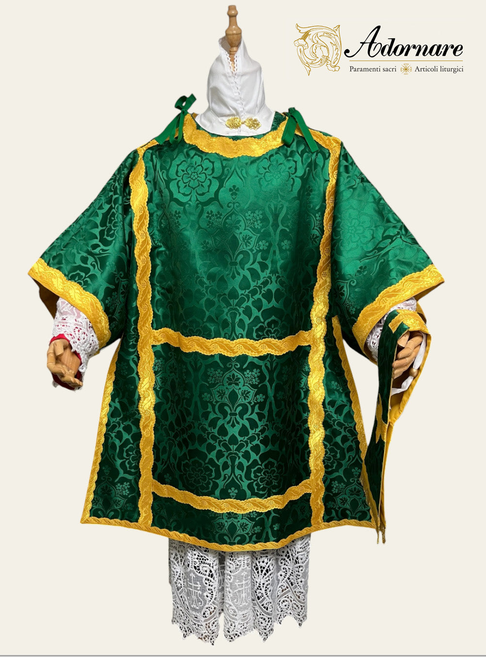 Damask Italian-cut Roman Dalmatic / Dalmatica romana in damasco