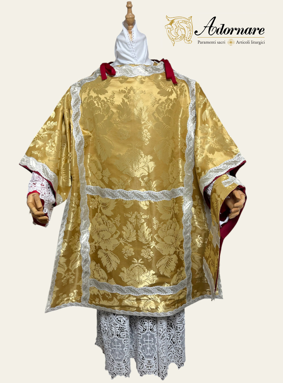 Gold silk damask Italian-cut Roman Dalmatic / Dalmatica romana in damasco oro
