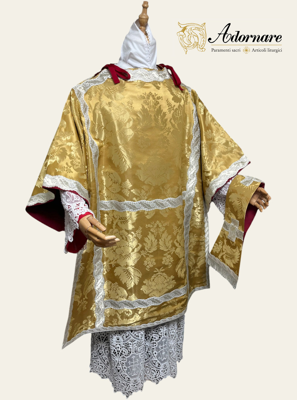 Gold silk damask Italian-cut Roman Dalmatic / Dalmatica romana in damasco oro