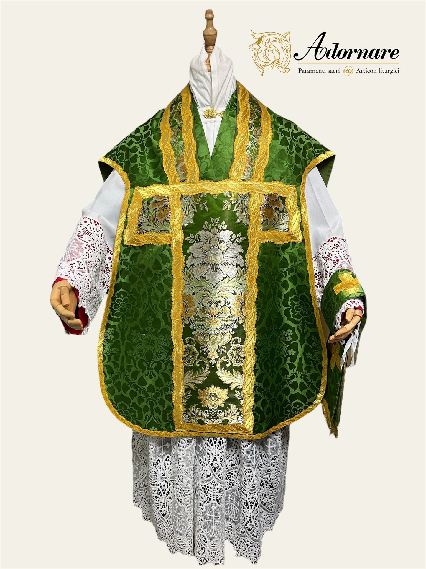 Italian Solemn Mass Set in damask with brocade insert