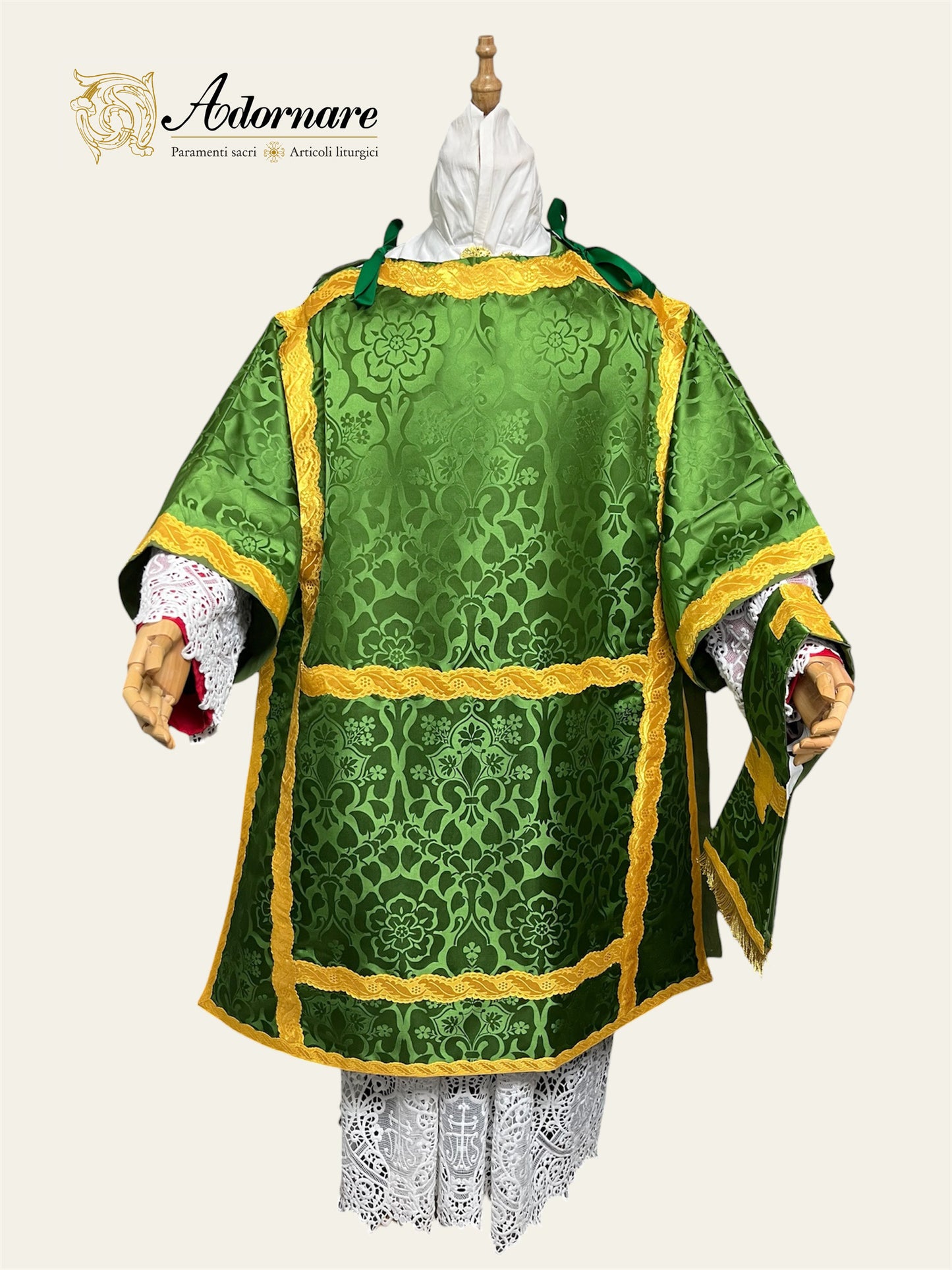 Damask Italian-cut Roman Dalmatic / Dalmatica romana in damasco