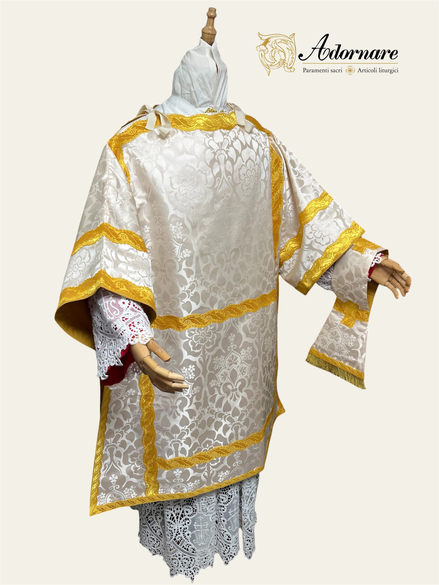 Damask Italian-cut Roman Dalmatic / Dalmatica romana in damasco