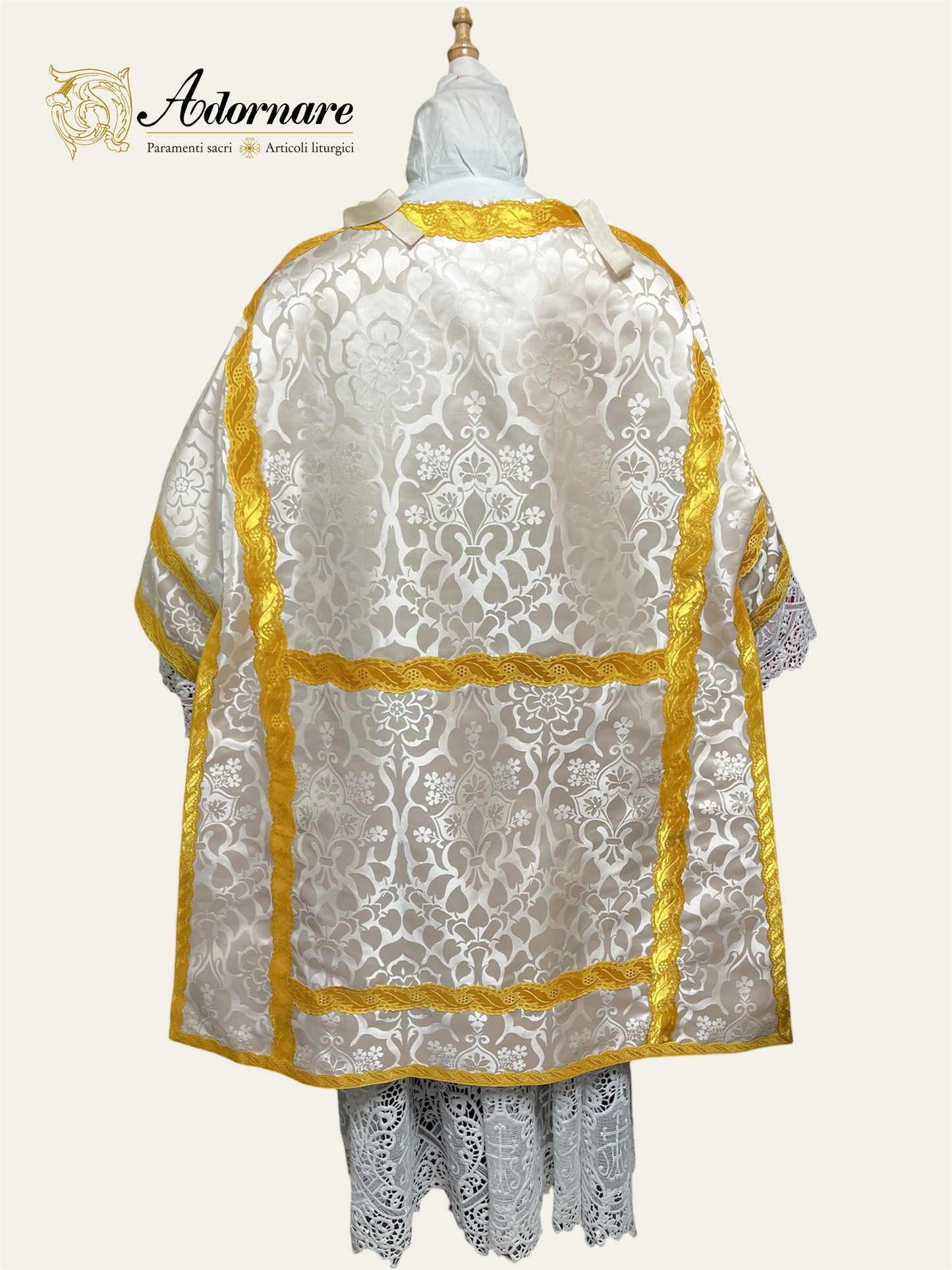 Damask Italian-cut Roman Dalmatic / Dalmatica romana in damasco