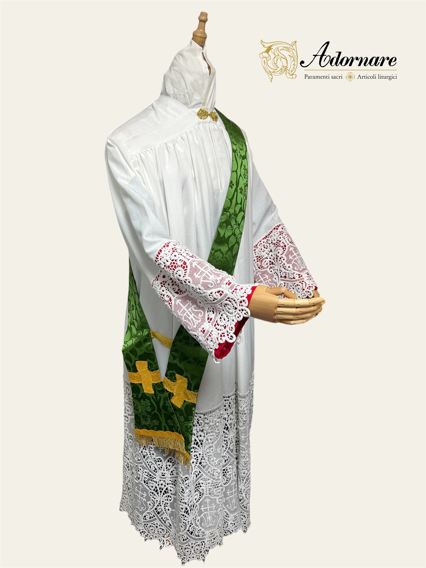 Damask Italian-cut Roman Dalmatic / Dalmatica romana in damasco