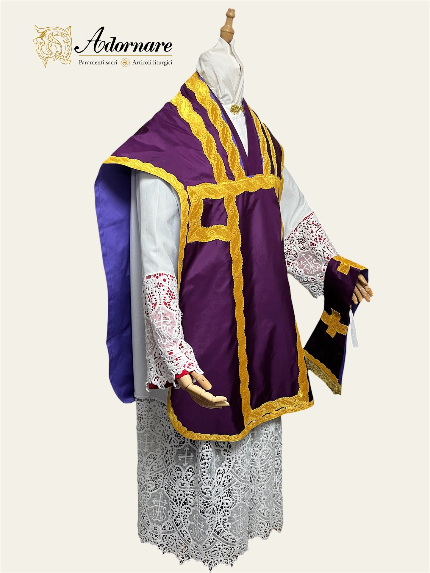Silk Taffeta Italian-cut Roman Chasuble - Low Mass Set / Pianeta Romana in Seta