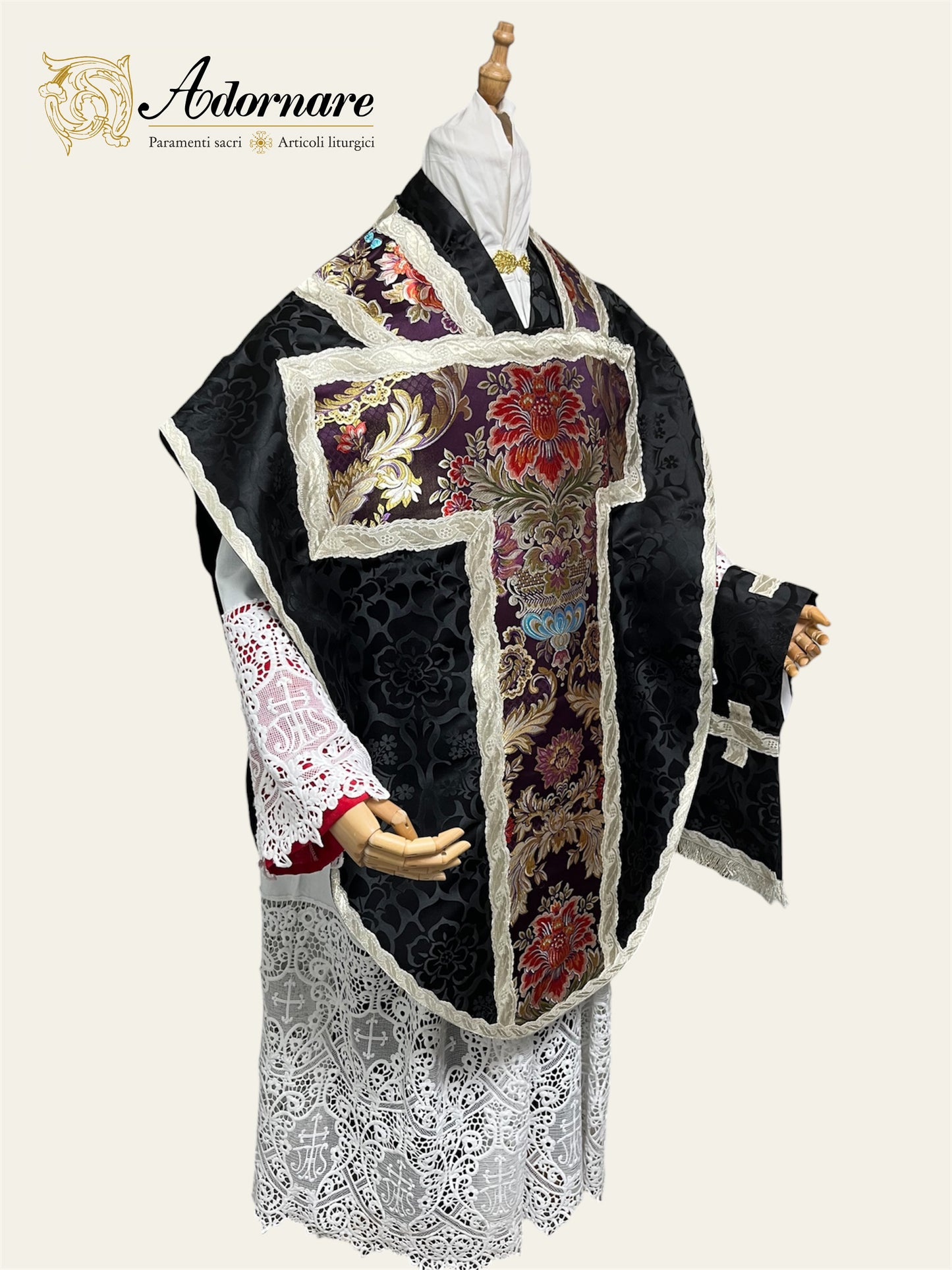 Requiem St Philip Neri Chasuble Low Mass Set (Black) / Pianeta San Filippo in Broccato (Nero)