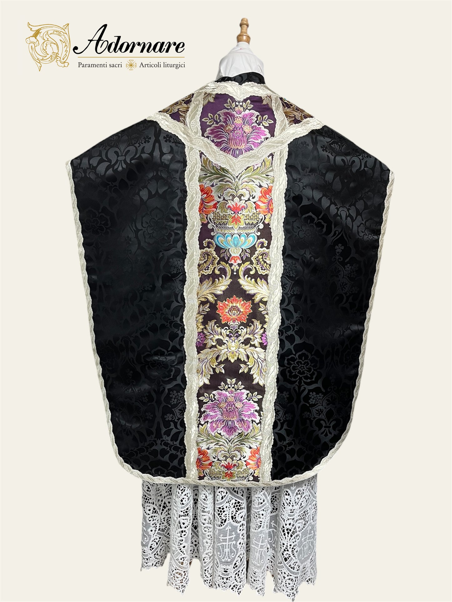 Requiem St Philip Neri Chasuble Low Mass Set (Black) / Pianeta San Filippo in Broccato (Nero)