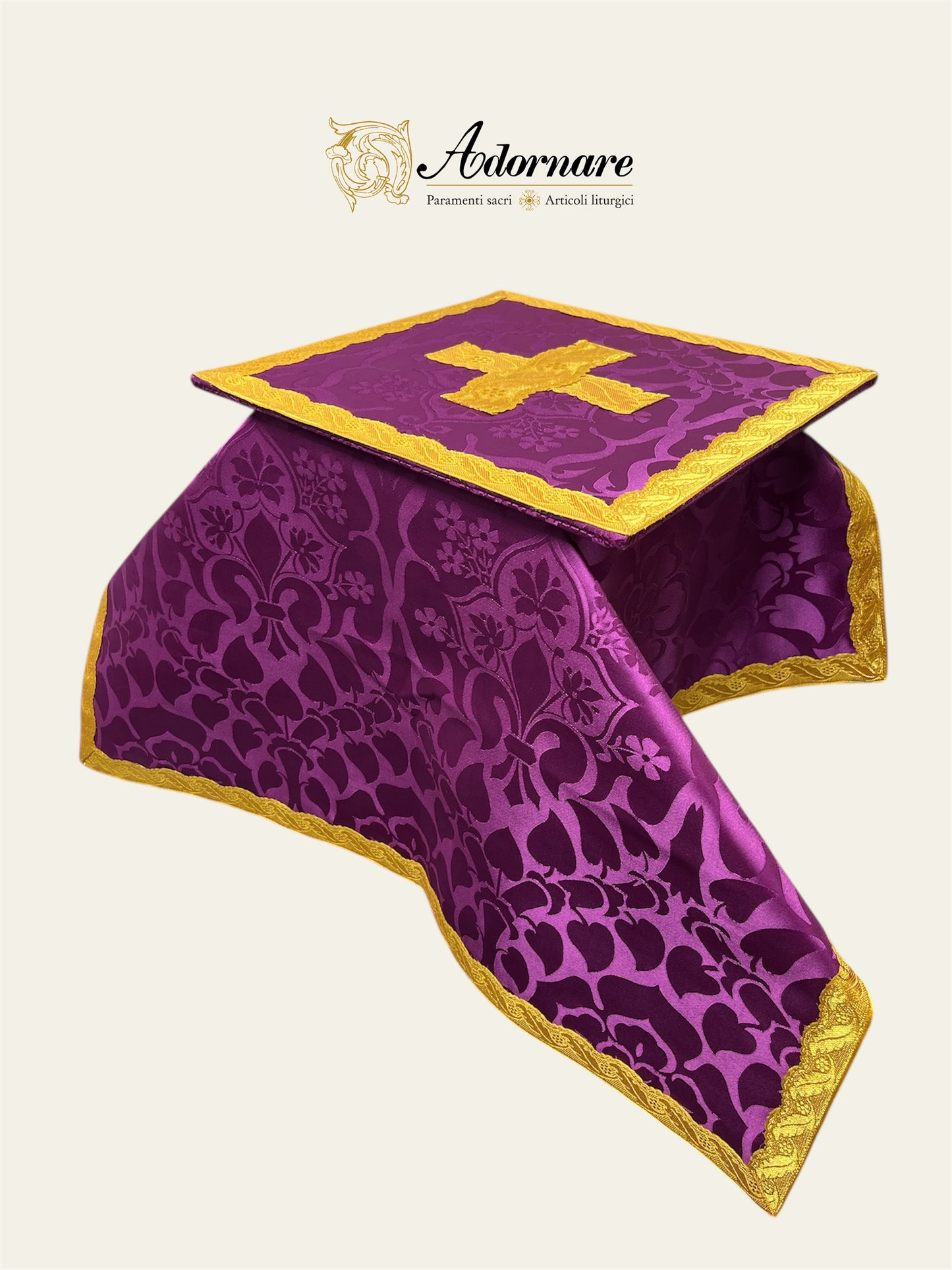 Italian Solemn Mass Set in damask with French-style Dalmatics