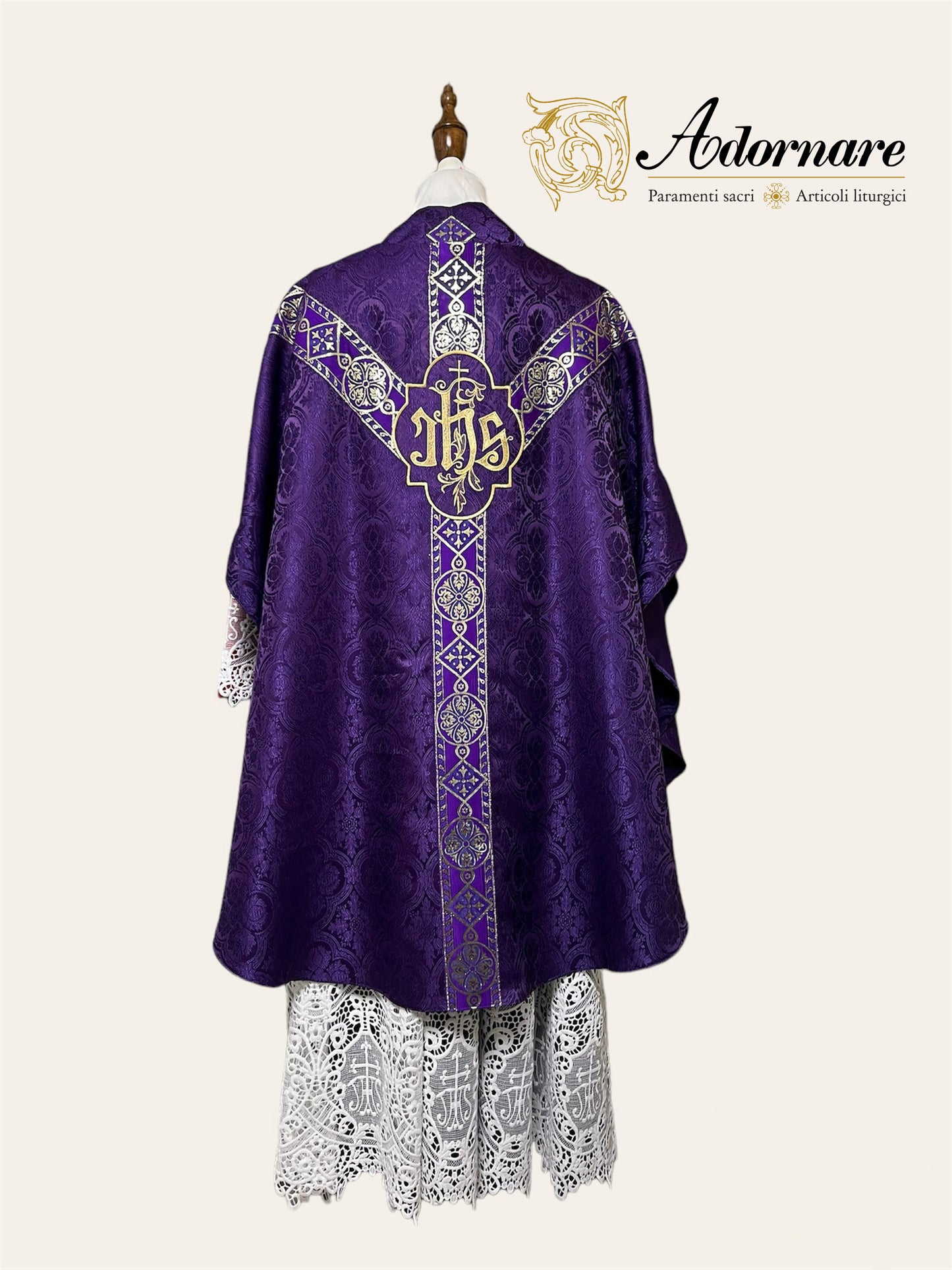 Semi-gothic chasuble economical with woven Y-orphrey and IHS appliqué / Casule semi-gotica economico