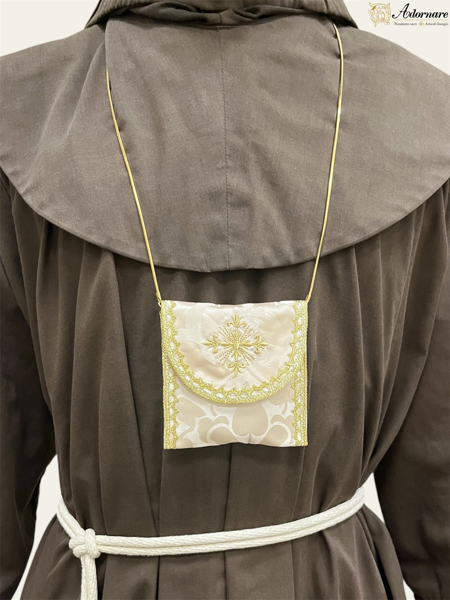 Burse for pyx, traditional model with embroidered ornate cross