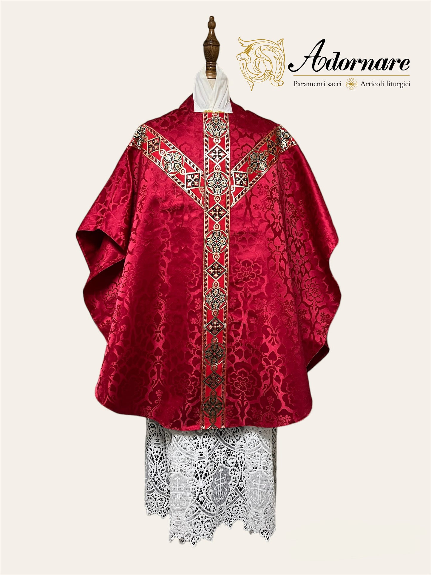 Semi-gothic chasuble with woven Y-orphrey and IHS appliqué - Low Mass Set / Casule semi-gotica Damasco