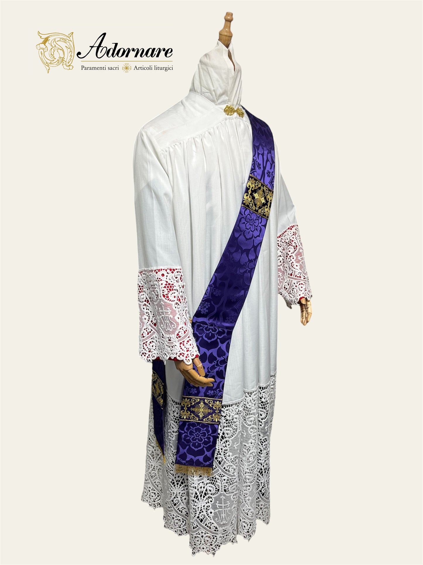 Damask Semi-gothic Dalmatic with embroidered bands / Dalmatica Semi-gotica Damasco Ricamato