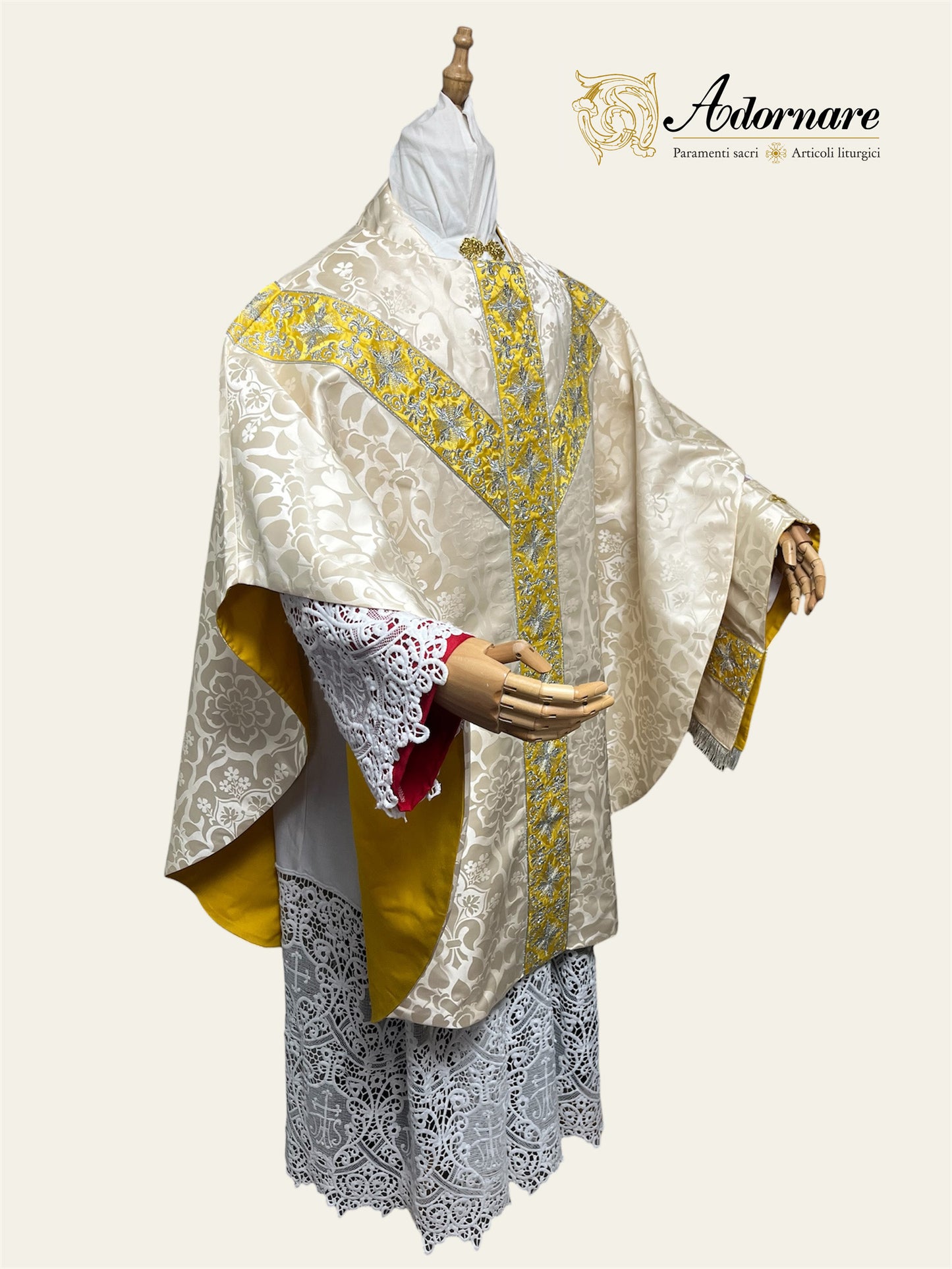 Semi-gothic chasuble with embroidered ornate cross Y-orphrey and IHS appliqué - Low Mass Set / Casula semi-gotica Damasco ricamato a macchina