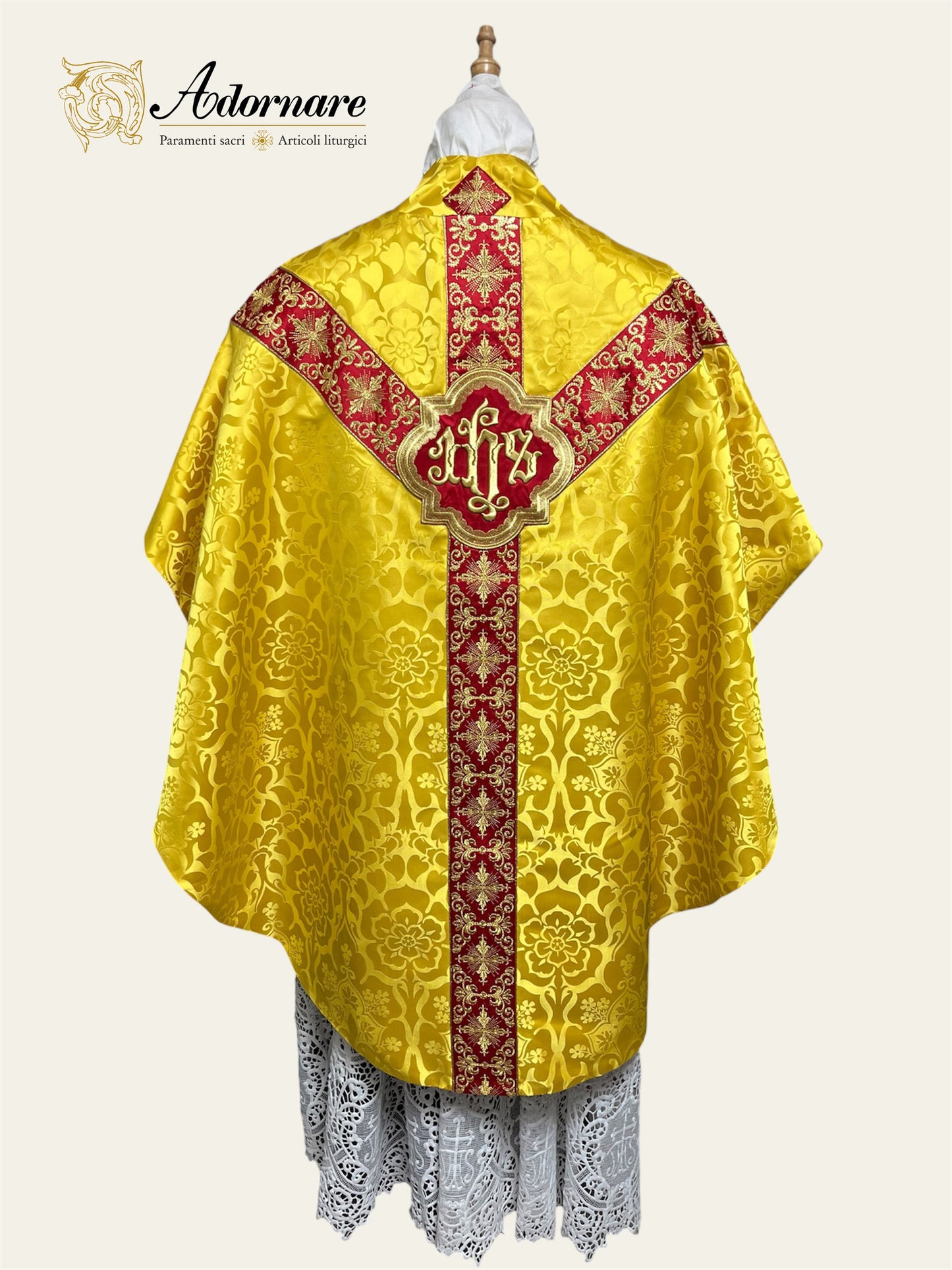 Semi-gothic chasuble with embroidered ornate cross Y-orphrey and IHS appliqué - Low Mass Set / Casula semi-gotica Damasco ricamato a macchina