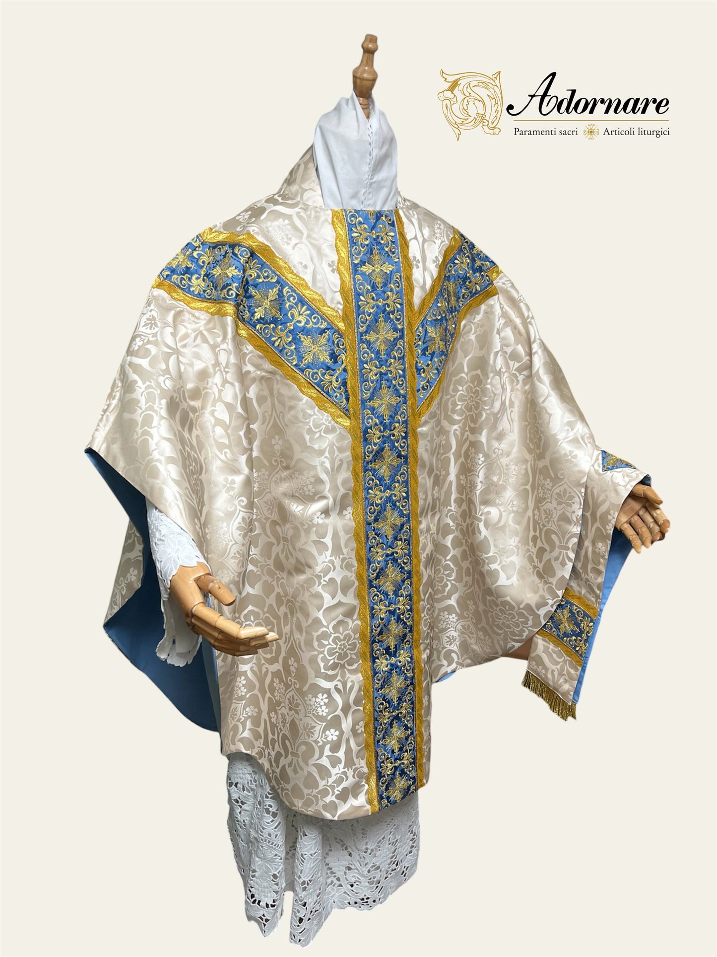 Marian Semi-gothic chasuble with embroidered ornate cross Y-orphrey and appliqué - Low Mass Set / Casula semi-gotica "Mariana" Damasco ricamato a macchina