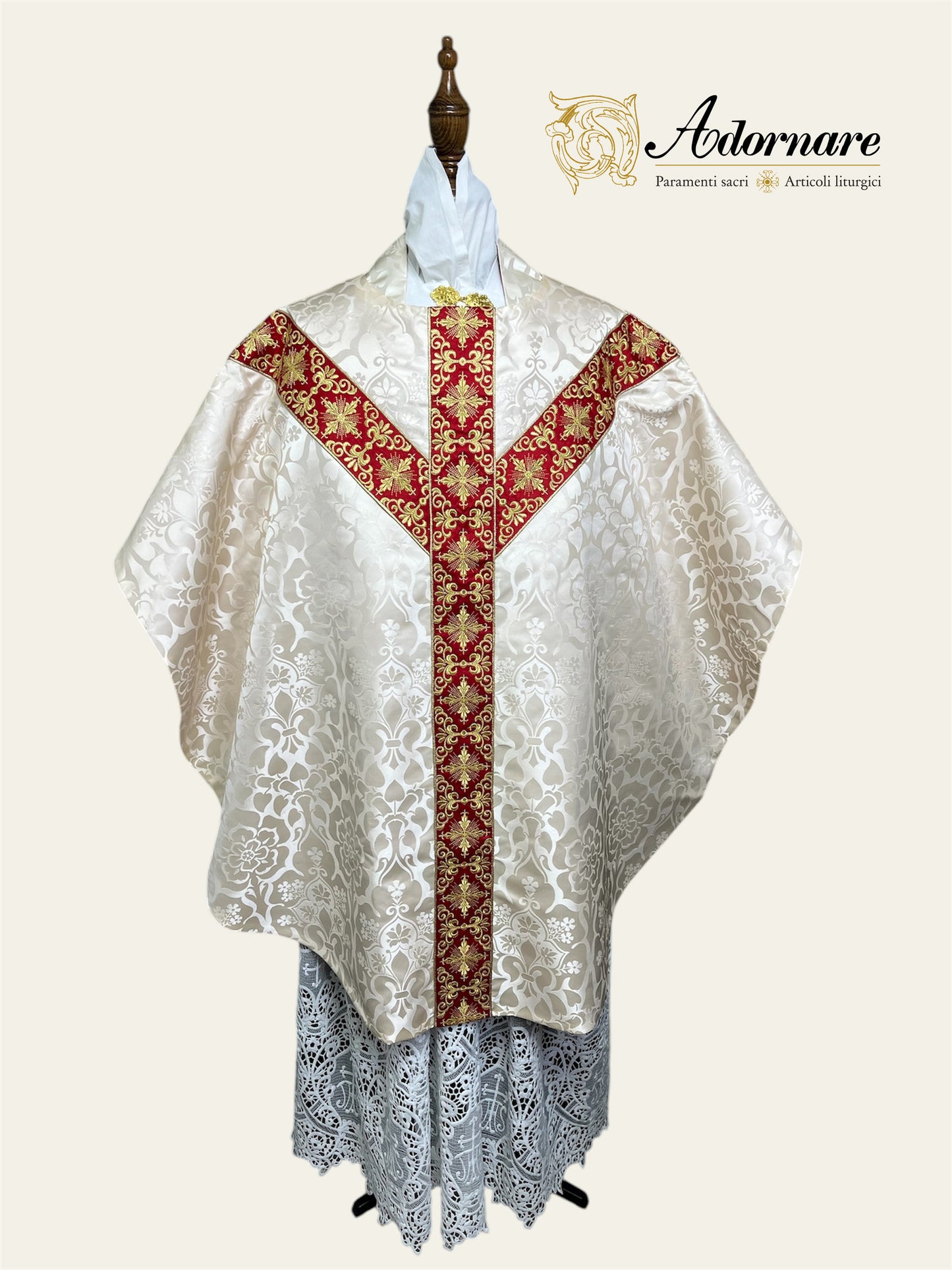 Semi-gothic chasuble with embroidered ornate cross Y-orphrey and IHS appliqué - Low Mass Set / Casule semi-gotica Damasco ricamato a macchina