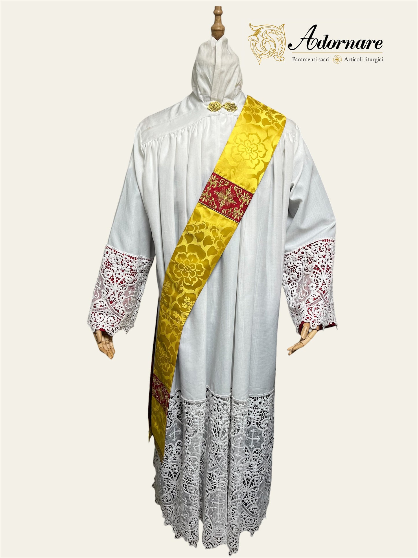 Damask Semi-gothic Dalmatic with embroidered bands / Dalmatica Semi-gotica Damasco Ricamato
