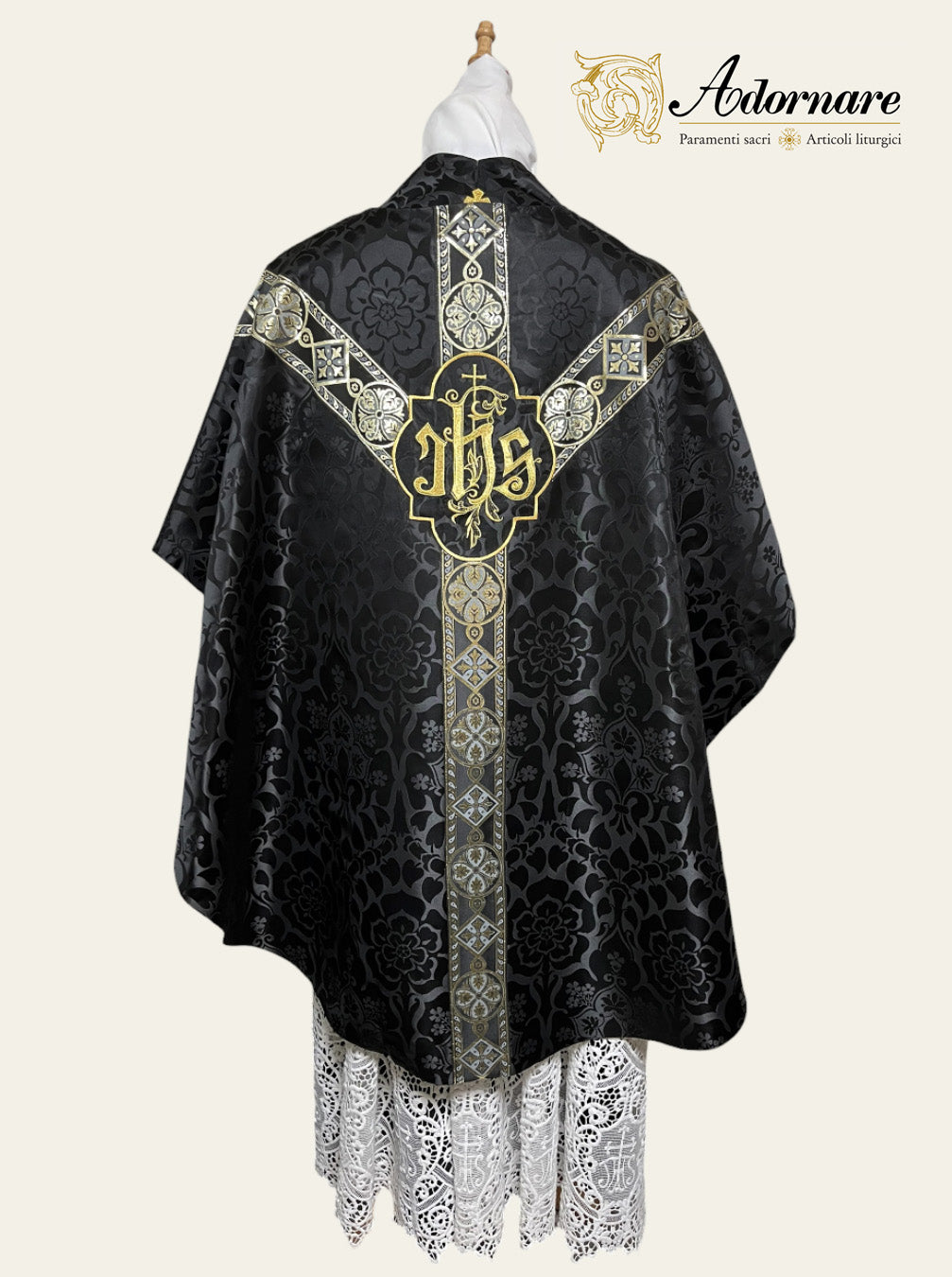 Semi-gothic chasuble with woven Y-orphrey and IHS appliqué - Low Mass Set / Casule semi-gotica Damasco