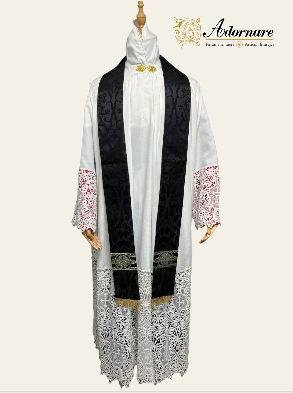 Semi-gothic chasuble with woven Y-orphrey and IHS appliqué - Low Mass Set / Casule semi-gotica Damasco