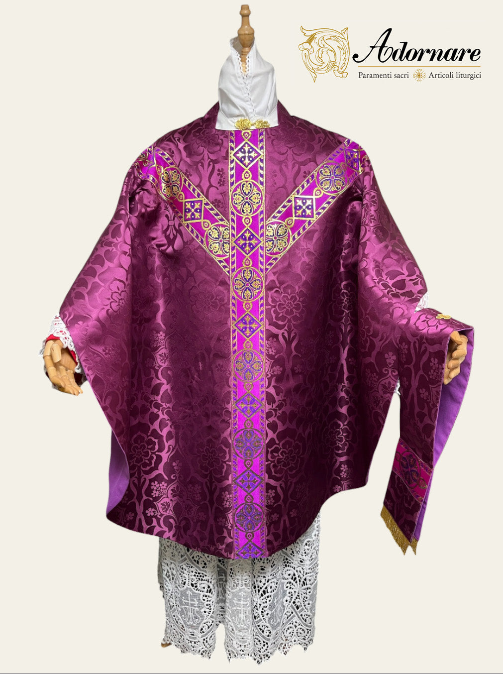 Semi-gothic chasuble with woven Y-orphrey and IHS appliqué - Low Mass Set / Casule semi-gotica Damasco