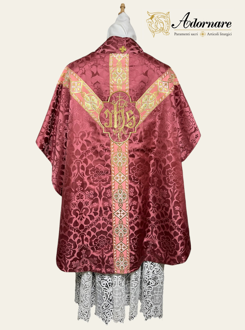 Semi-gothic chasuble with woven Y-orphrey and IHS appliqué - Low Mass Set / Casule semi-gotica Damasco