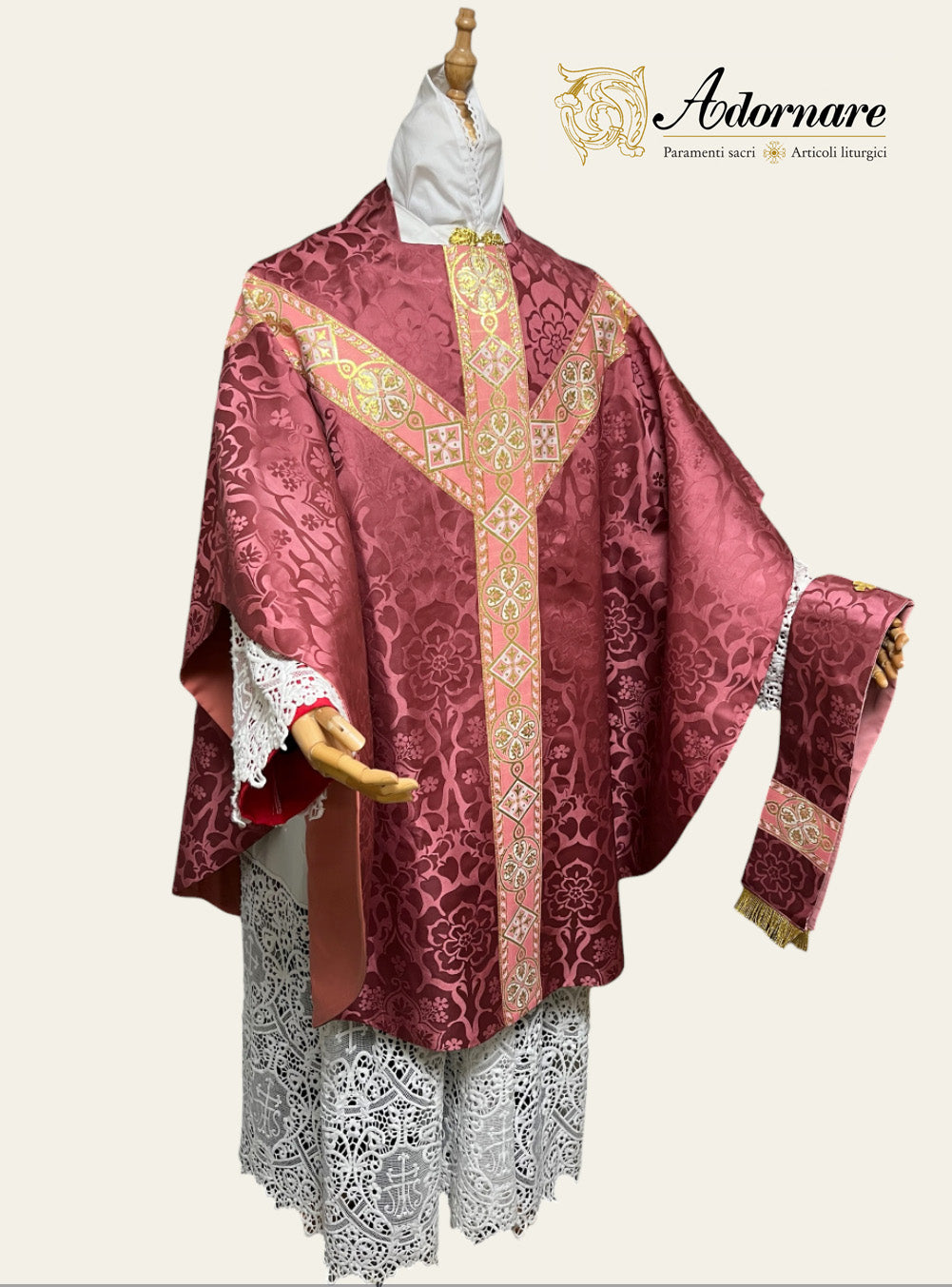 Semi-gothic chasuble with woven Y-orphrey and IHS appliqué - Low Mass Set / Casule semi-gotica Damasco