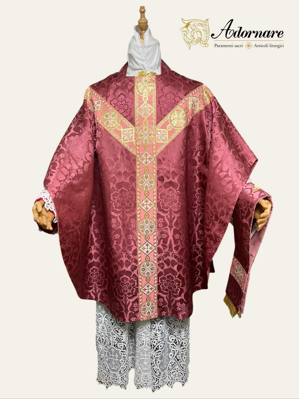 Semi-gothic chasuble with woven Y-orphrey and IHS appliqué - Low Mass Set / Casule semi-gotica Damasco