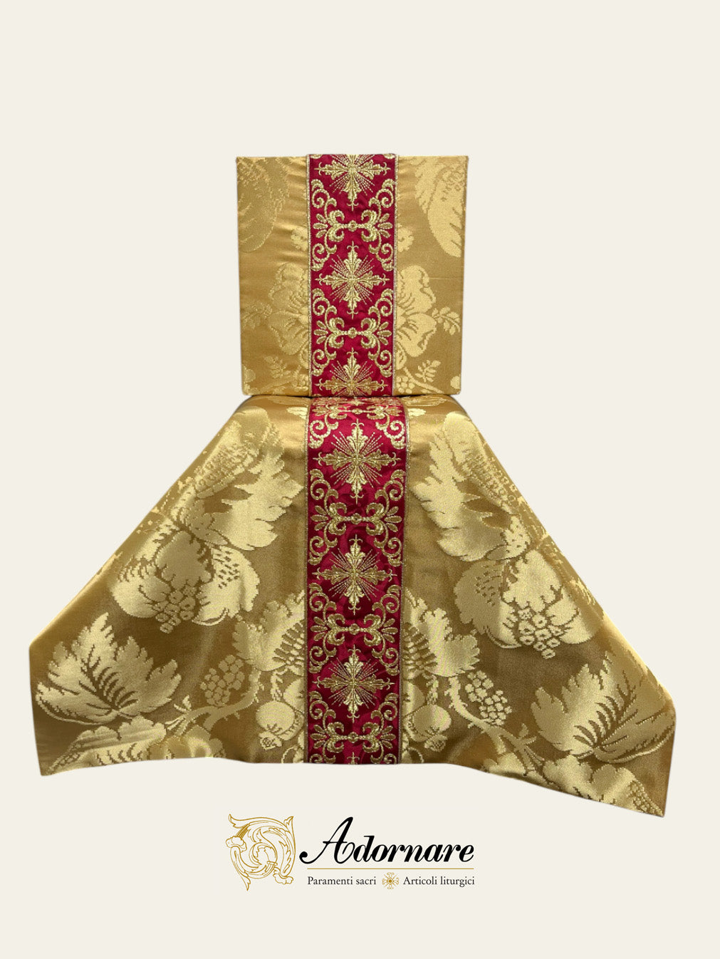 Italian gold silk Damask Semi-gothic chasuble with embroidered ornate cross Y-orphrey and IHS appliqué - Low Mass Set / Casula semi-gotica in Damasco Oro
