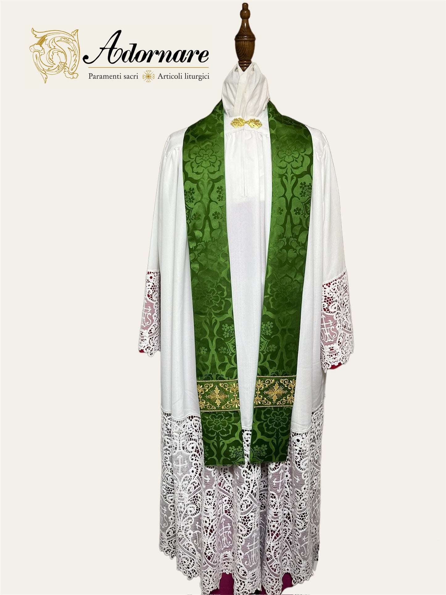 Semi-gothic chasuble with embroidered ornate cross Y-orphrey and IHS appliqué - Low Mass Set / Casule semi-gotica Damasco ricamato a macchina