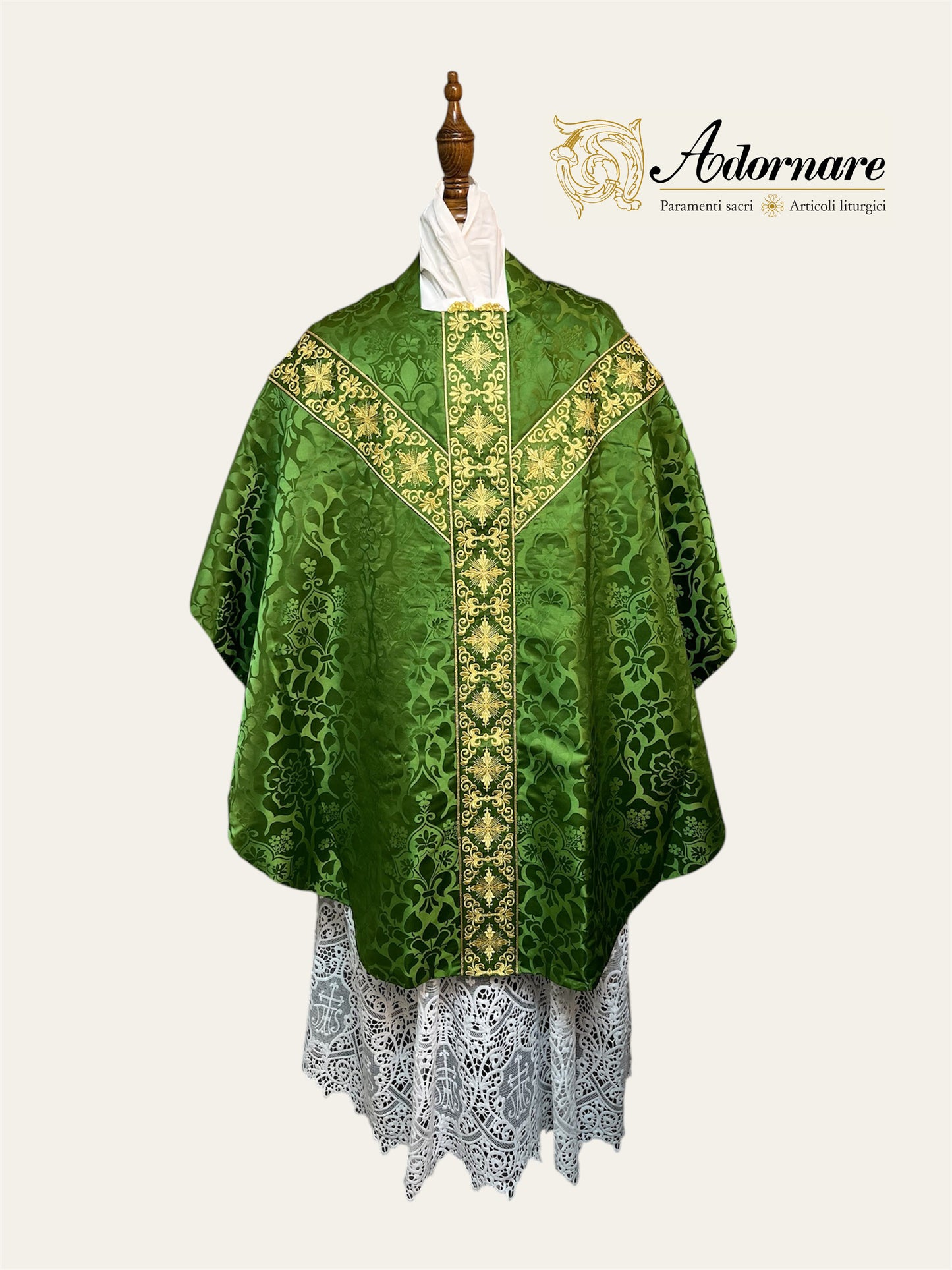 Semi-gothic chasuble with embroidered ornate cross Y-orphrey and IHS appliqué - Low Mass Set / Casule semi-gotica Damasco ricamato a macchina