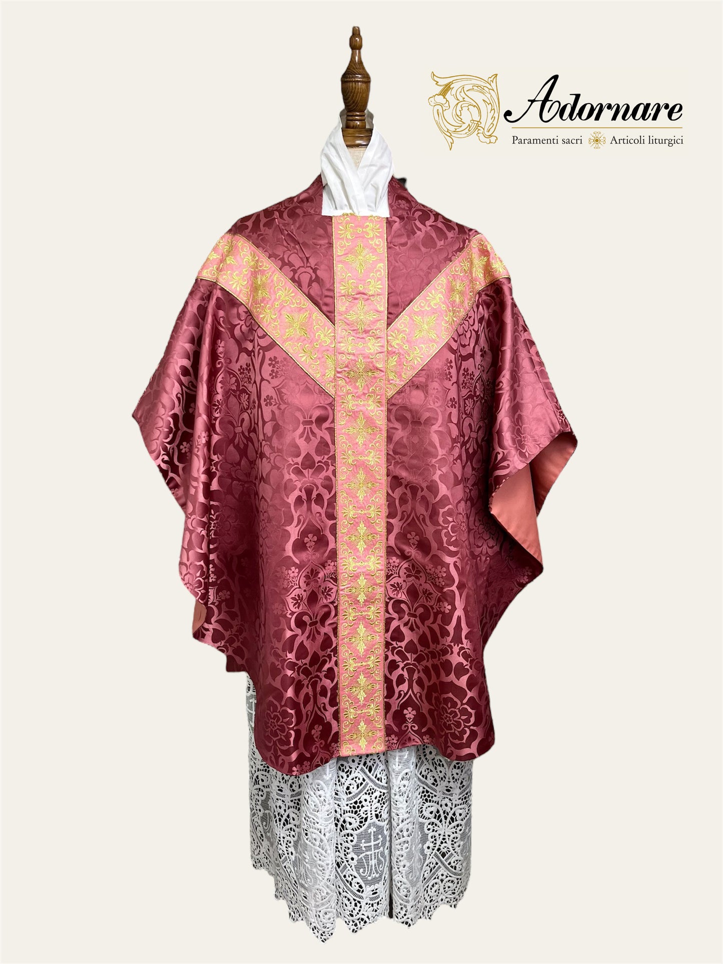 Semi-gothic chasuble with embroidered ornate cross Y-orphrey and IHS appliqué - Low Mass Set / Casule semi-gotica Damasco ricamato a macchina