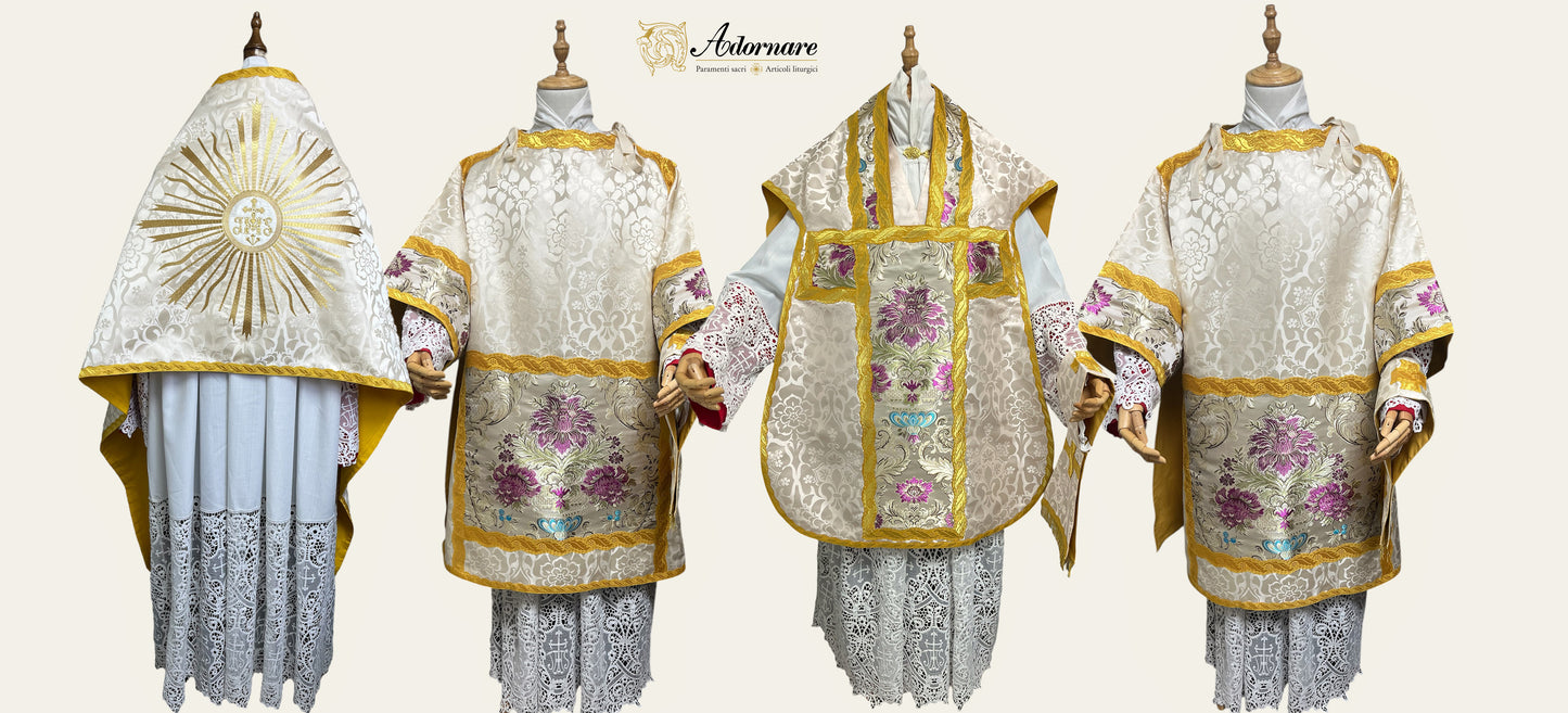 Italian Solemn Mass Set in damask with brocade insert