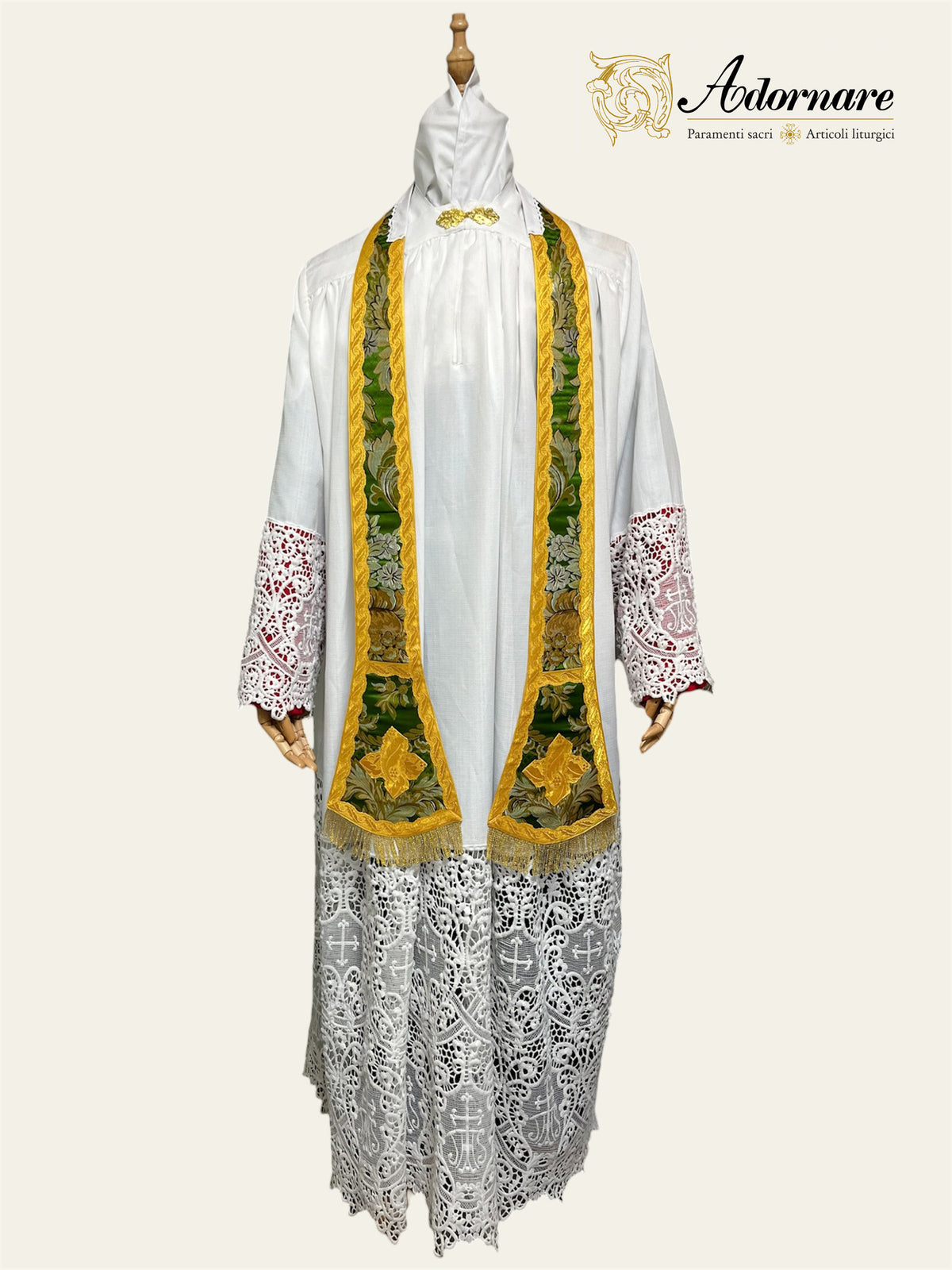 Spanish-cut Brocade Roman Chasuble Low Mass Set / Pianeta spagnola broccato