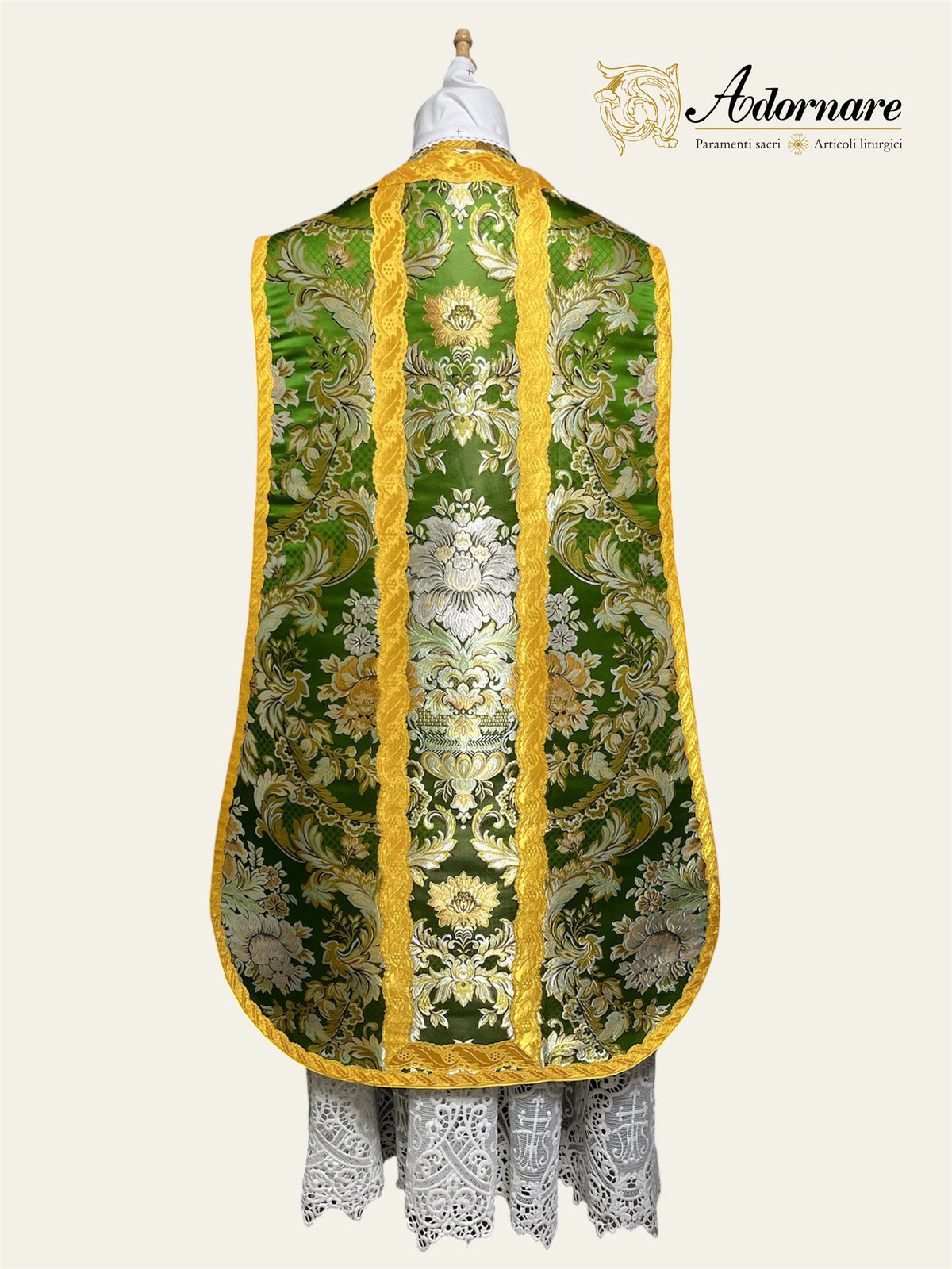 Spanish-cut Brocade Roman Chasuble Low Mass Set / Pianeta spagnola broccato