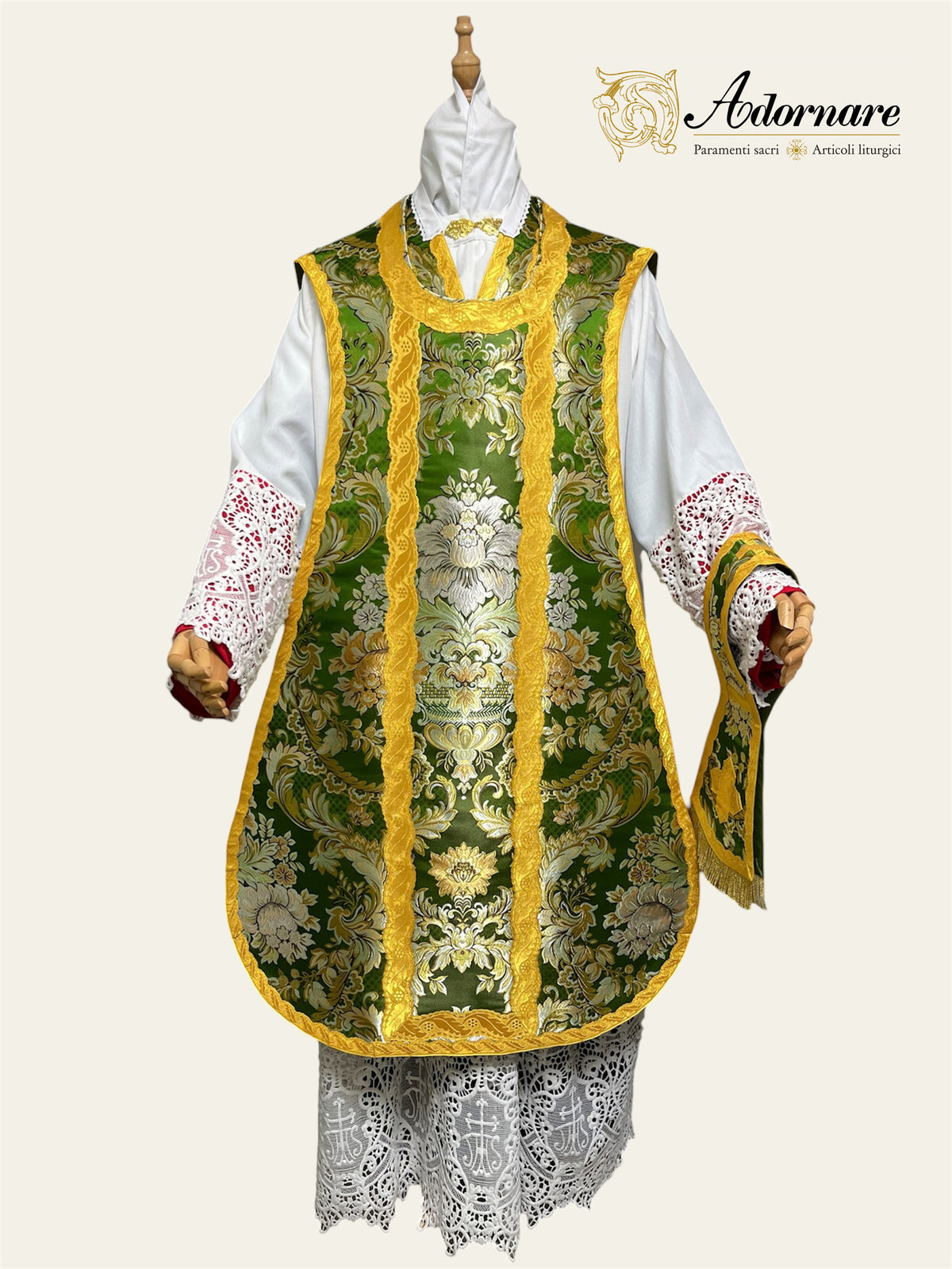 Spanish-cut Brocade Roman Chasuble Low Mass Set / Pianeta spagnola broccato