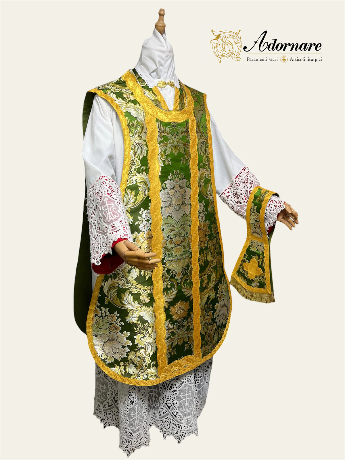Spanish-cut Brocade Roman Chasuble Low Mass Set / Pianeta spagnola broccato