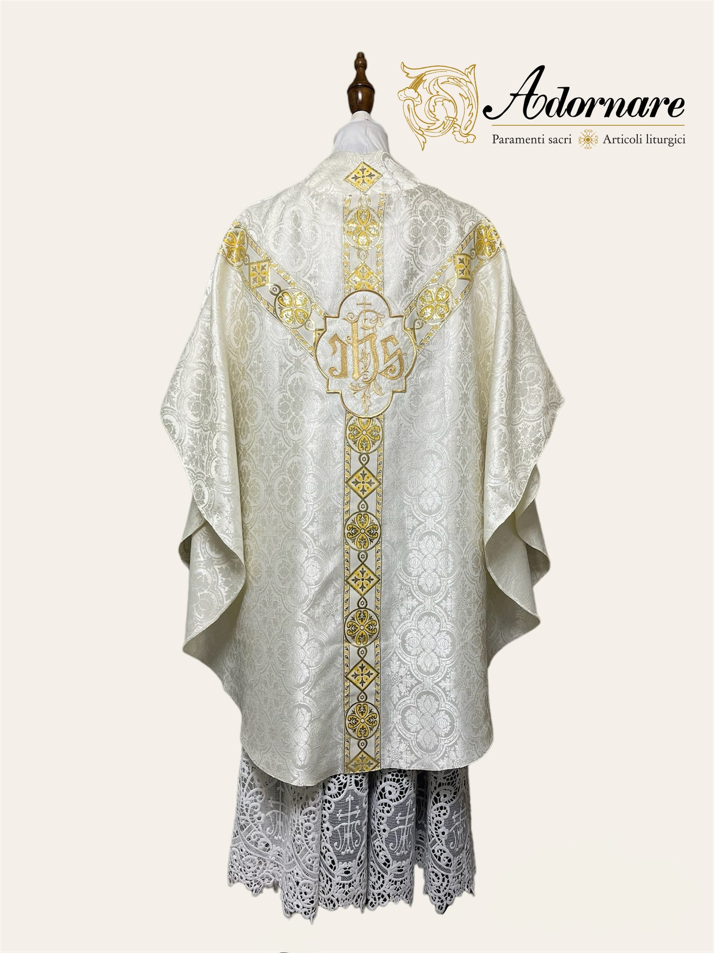 Semi-gothic chasuble economical with woven Y-orphrey and IHS appliqué / Casule semi-gotica economico