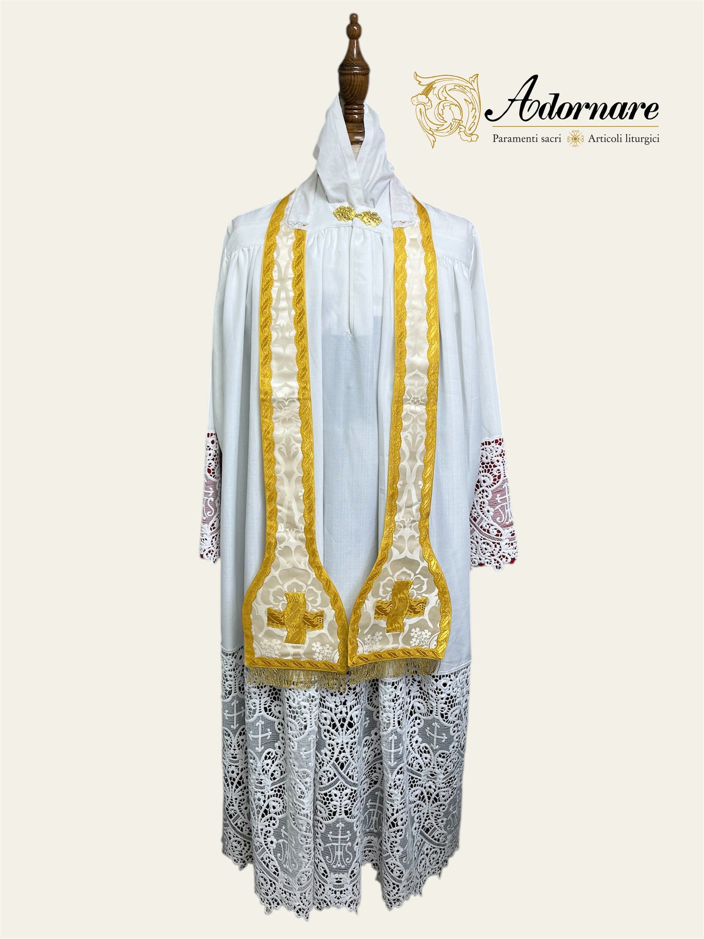 "IHS" Hand-embroidered French-cut Roman Chasuble Low Mass Set / Pianeta Francese "IHS"