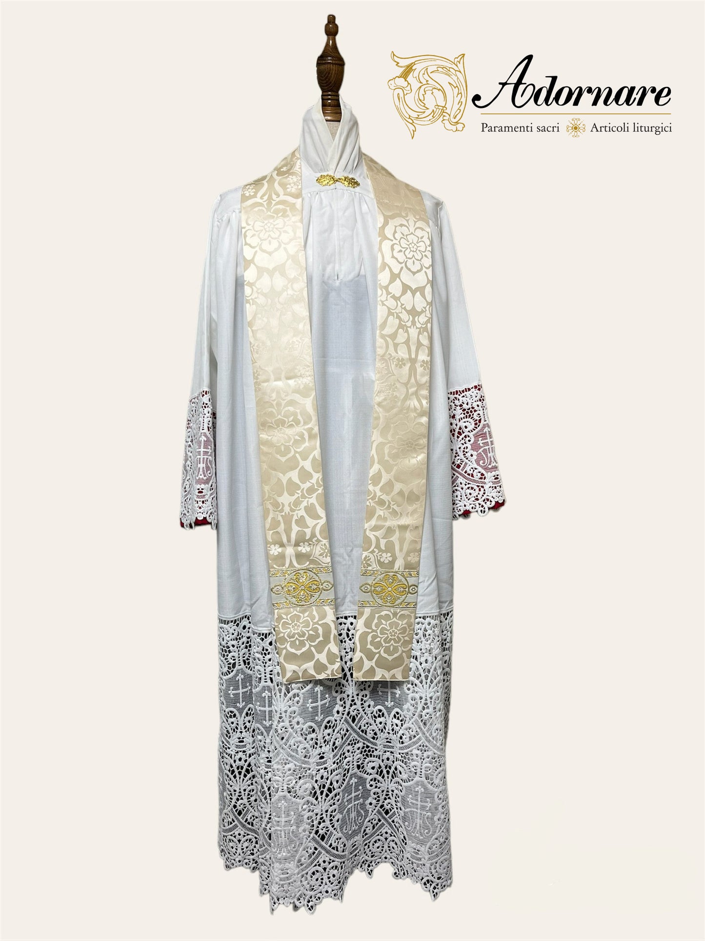 Semi-gothic chasuble with woven Y-orphrey and IHS appliqué - Low Mass Set / Casule semi-gotica Damasco